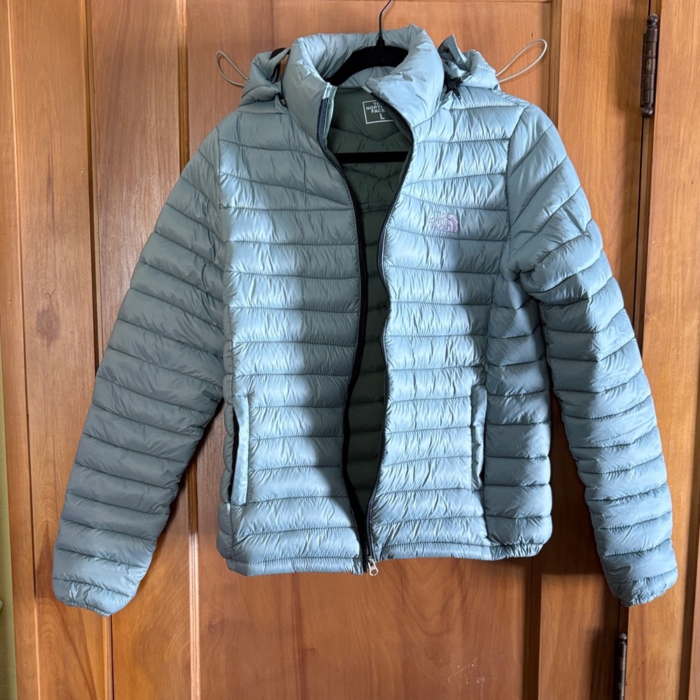 The North Face Kids Light Gray Puffer Jacket with Removable Hood